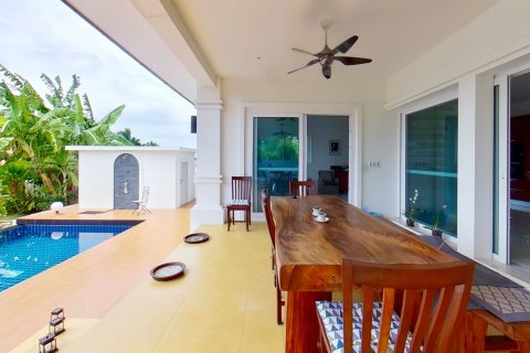 Villa in Hua Hin, Thailand 4 bedrooms № 167986 - photo 16