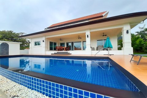 Villa in Hua Hin, Thailand 4 bedrooms № 167986