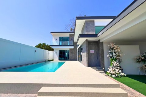 Villa in Pattaya, Thailand 3 bedrooms № 167051 - photo 2
