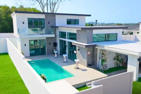 Villa in Pattaya, Thailand 3 bedrooms № 167051