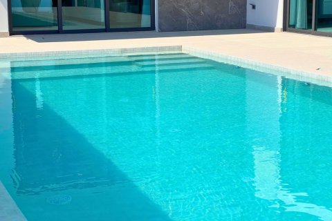 Villa in Pattaya, Thailand 3 bedrooms № 167051 - photo 3