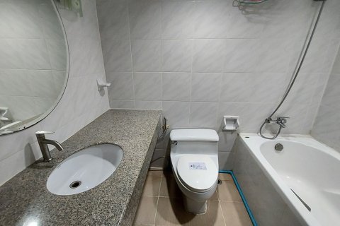 Кондоминиум с 1 спальней в Клонг Тоэй, Бангкок, Таиланд № 205726 - фото 3