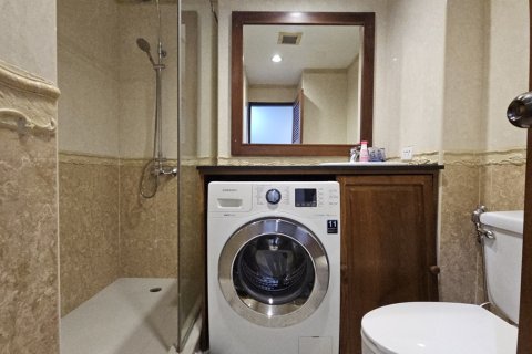Condo à Khlong Toei, Bangkok, Thaïlande, 1 chambre  № 205727 - photo 2
