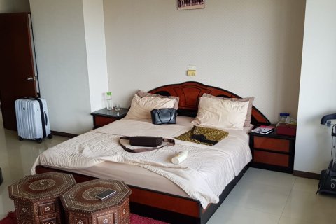 Condo à Watthana, Bangkok, Thaïlande, 3 chambres № 200590 - photo 9