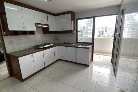 Condo à Watthana, Bangkok, Thaïlande, 3 chambres № 200590 - photo 28