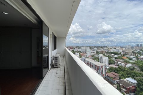 Condo à Watthana, Bangkok, Thaïlande, 3 chambres № 200590 - photo 30
