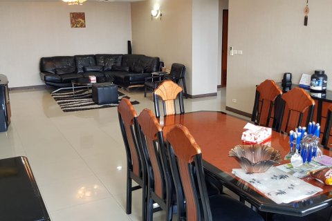Condo à Watthana, Bangkok, Thaïlande, 3 chambres № 200590 - photo 12