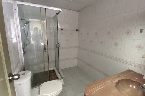 Condo à Watthana, Bangkok, Thaïlande, 3 chambres № 200590 - photo 21