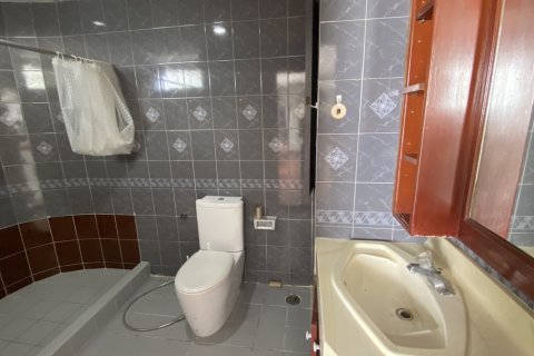 Condo à Watthana, Bangkok, Thaïlande, 3 chambres № 200590 - photo 22