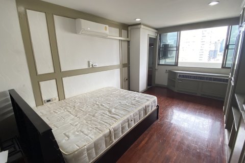 Condo à Watthana, Bangkok, Thaïlande, 3 chambres № 200590 - photo 24