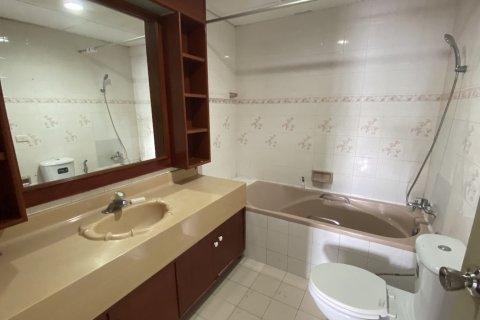Condo à Watthana, Bangkok, Thaïlande, 3 chambres № 200590 - photo 20