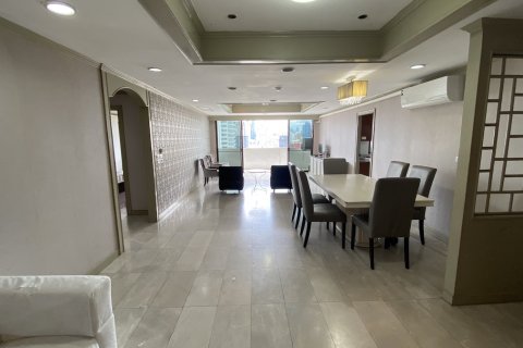 Condo à Watthana, Bangkok, Thaïlande, 3 chambres  № 200590