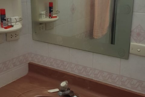 Condo à Watthana, Bangkok, Thaïlande, 3 chambres № 200590 - photo 2