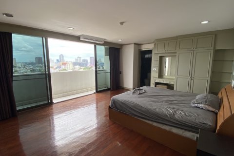 Condo à Watthana, Bangkok, Thaïlande, 3 chambres № 200590 - photo 25