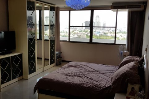 Condo à Watthana, Bangkok, Thaïlande, 3 chambres № 200590 - photo 8