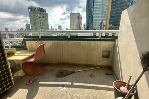 Condo in Watthana, Bangkok, Thailand, 2 bedrooms № 201006 - photo 4