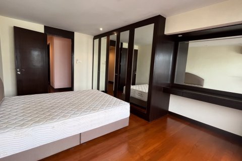 Condo in Watthana, Bangkok, Thailand, 3 bedrooms  № 201007 - photo 6
