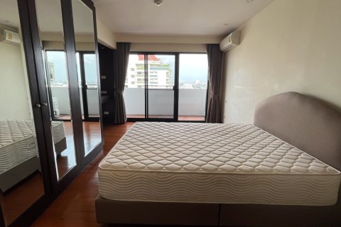 Condo in Watthana, Bangkok, Thailand, 3 bedrooms  № 201007 - photo 3