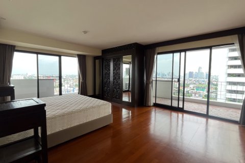 Condo in Watthana, Bangkok, Thailand, 3 bedrooms  № 201007 - photo 19