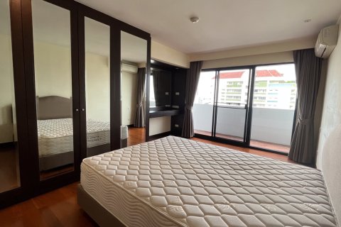 Condo in Watthana, Bangkok, Thailand, 3 bedrooms  № 201007 - photo 5