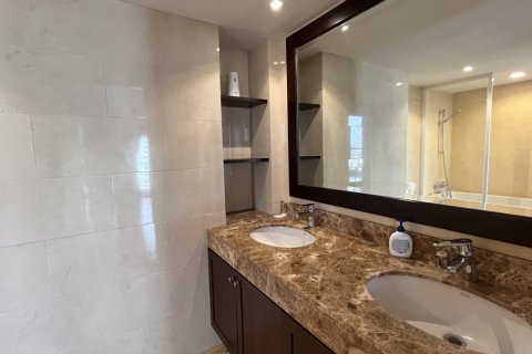 Condo in Watthana, Bangkok, Thailand, 3 bedrooms  № 201007 - photo 20
