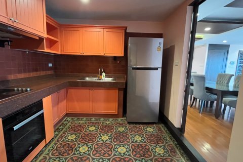 Condo in Watthana, Bangkok, Thailand, 3 bedrooms  № 201007 - photo 13