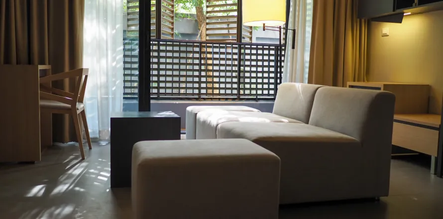 Studio in the Condo in Khlong Toei, Bangkok, Thailand  № 153280