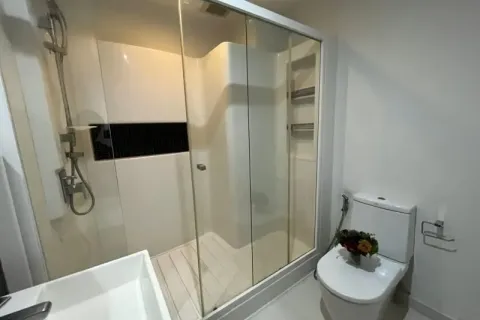 Studio dans le Condo à Phra Khanong, Bangkok, Thaïlande  № 153279 - photo 11