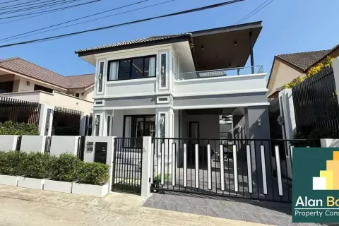 House in Pattaya, Thailand 4 bedrooms № 211421