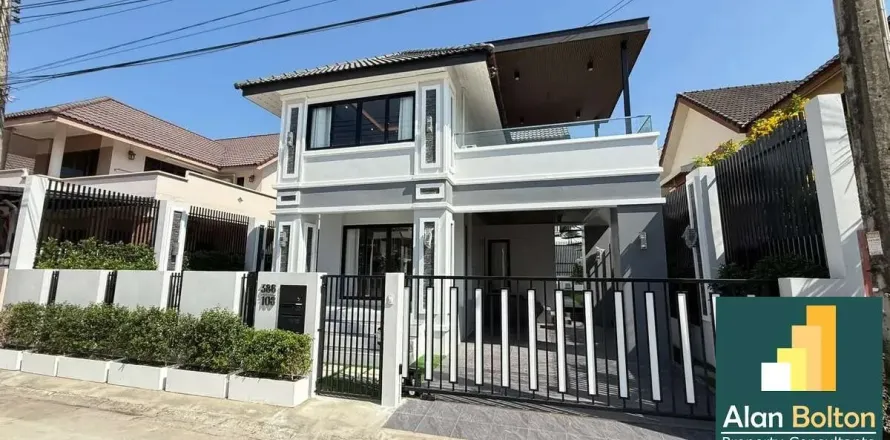 Casa de 4 dormitorios en Pattaya, Tailandia № 211421