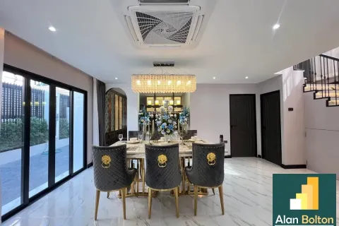 Casa de 4 dormitorios en Pattaya, Tailandia № 211421 - foto 9