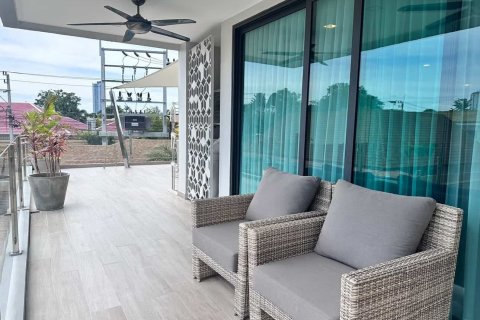 Condo in Pattaya, Thailand, 3 bedrooms № 154024 - photo 15