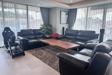 Condo in Pattaya, Thailand, 3 bedrooms № 154024 - photo 4