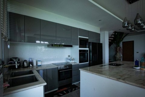 Villa in Ko Samui, Thailand 4 bedrooms № 162064 - photo 8