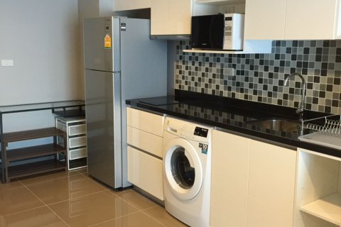 Кондоминиум с 2 спальнями в Клонг Тоэй, Бангкок, Таиланд № 162068 - фото 10