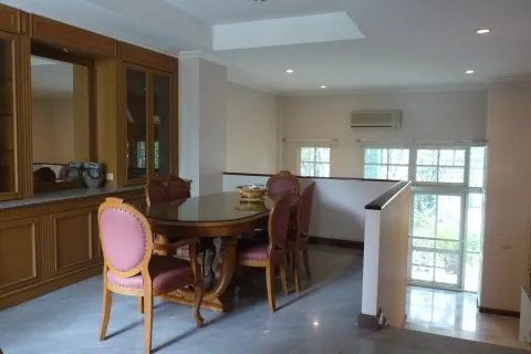 Townhouse in Lak Si, Bangkok, Thailand 4 bedrooms № 162063 - photo 6