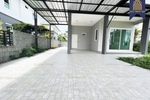 House in Pathum Thani, Thailand 4 bedrooms № 159219 - photo 16