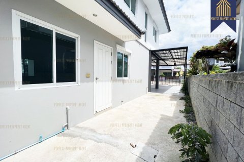 House in Pathum Thani, Thailand 4 bedrooms № 159219 - photo 13