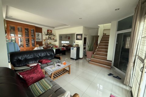 Дом в Паттайе, Таиланд с 4 спальнями  № 136629 - фото 3