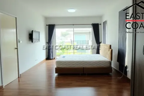Casa de 3 dormitorios en Pattaya, Tailandia № 213188 - foto 11