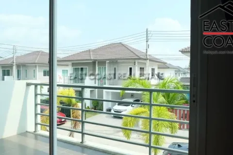 Casa de 3 dormitorios en Pattaya, Tailandia № 213188 - foto 12