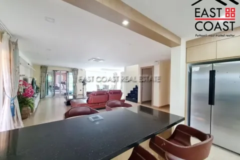 Casa de 4 dormitorios en Pattaya, Tailandia № 213191 - foto 7