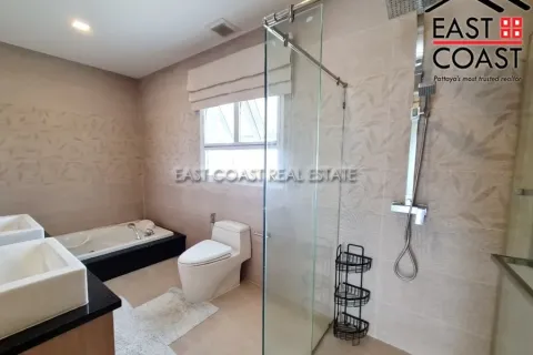 Casa de 4 dormitorios en Pattaya, Tailandia № 213191 - foto 30