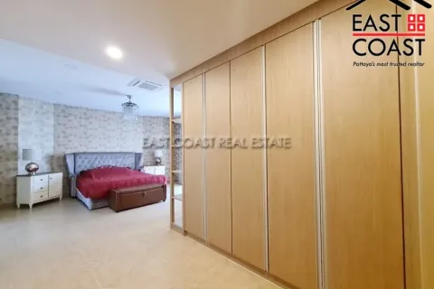 Casa de 4 dormitorios en Pattaya, Tailandia № 213190 - foto 18
