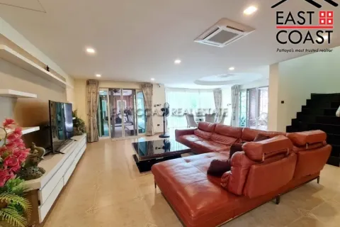 Casa de 4 dormitorios en Pattaya, Tailandia № 213190 - foto 9
