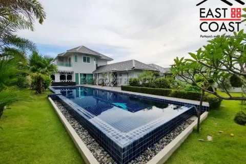 Casa de 4 dormitorios en Pattaya, Tailandia № 213190