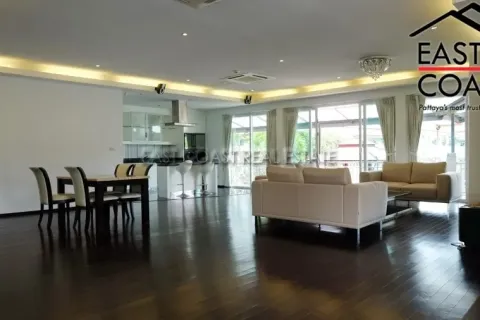 Casa de 3 dormitorios en Pattaya, Tailandia № 213189 - foto 4