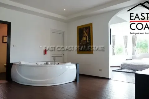 Casa de 3 dormitorios en Pattaya, Tailandia № 213189 - foto 16