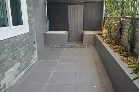 Casa de 3 dormitorios en Pattaya, Tailandia № 213187 - foto 14