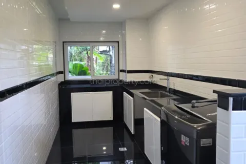 Casa de 3 dormitorios en Pattaya, Tailandia № 213187 - foto 8